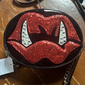 New! BETSEY JOHNSON Black & Red Lips w Vampire Fangs Crossbody Purse.